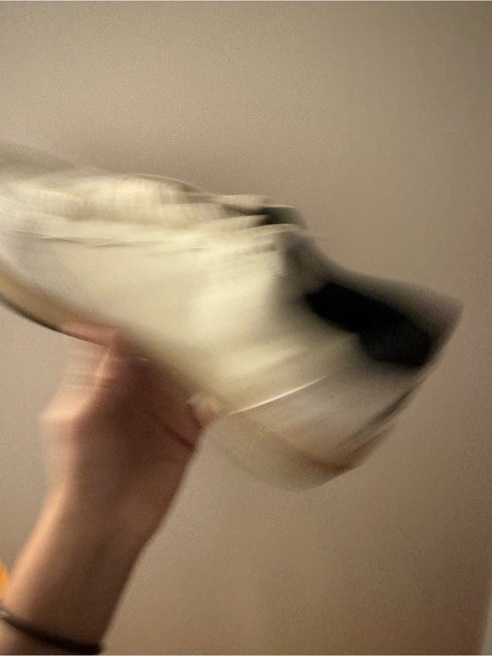 Golden Goose Cream Sneakers with Black Star - Picture 3 of 3
